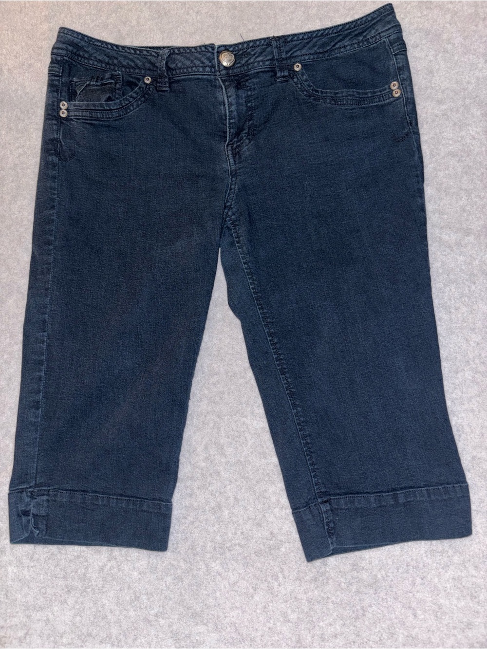 Vintage Y2K Candie's Bow Pocket Denim Capris –Low Rise Knee Shorts (Skimmers)